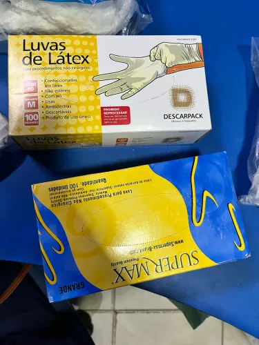 Luvas descartáveis