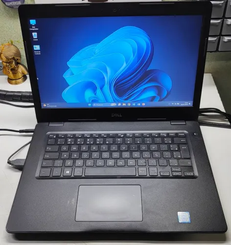 Notebook Dell Latitude 3490 / Core i3 8130U 3.40GHz (8ª geração) / 8GB DDR4 / SSD 256GB