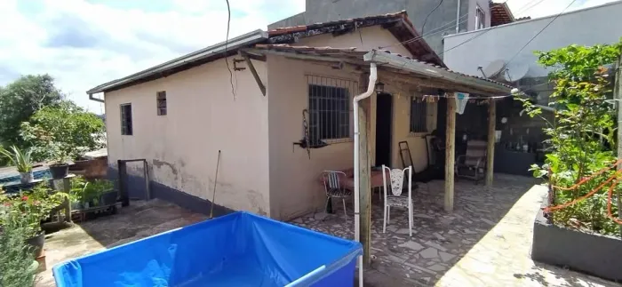 Casa a Venda em Santa Bárbara (próximo a cofler)