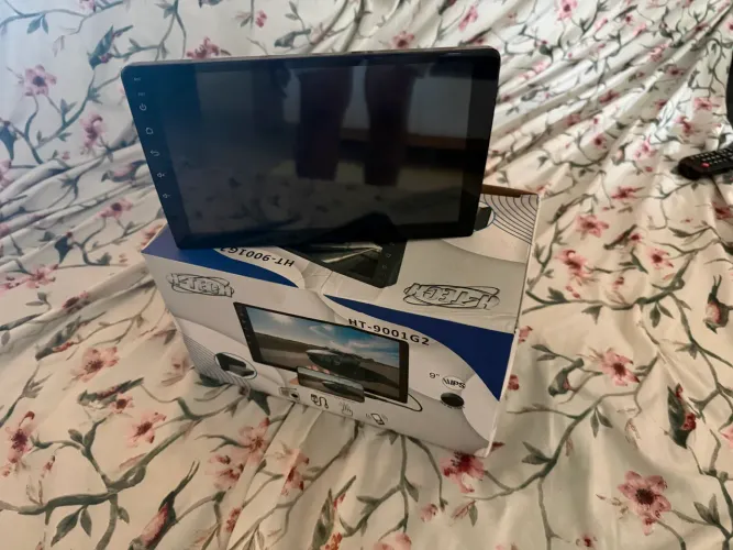 Vendo multimídia 9 polegadas seminovo passo cartão 