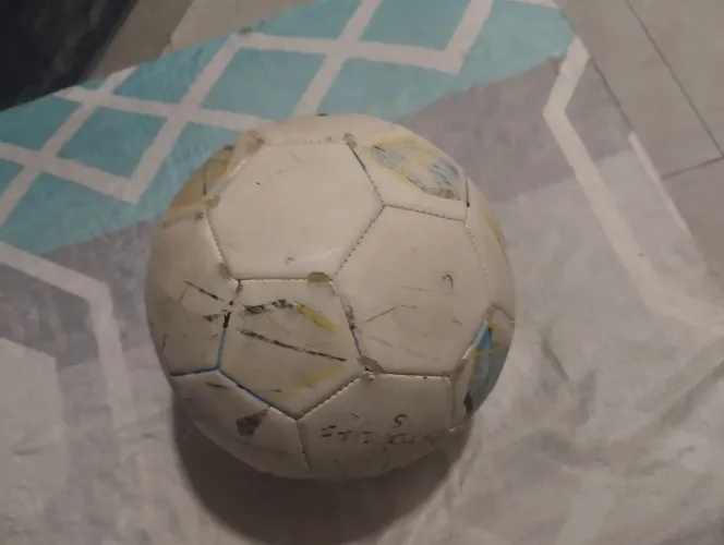 Bola de futebol usada