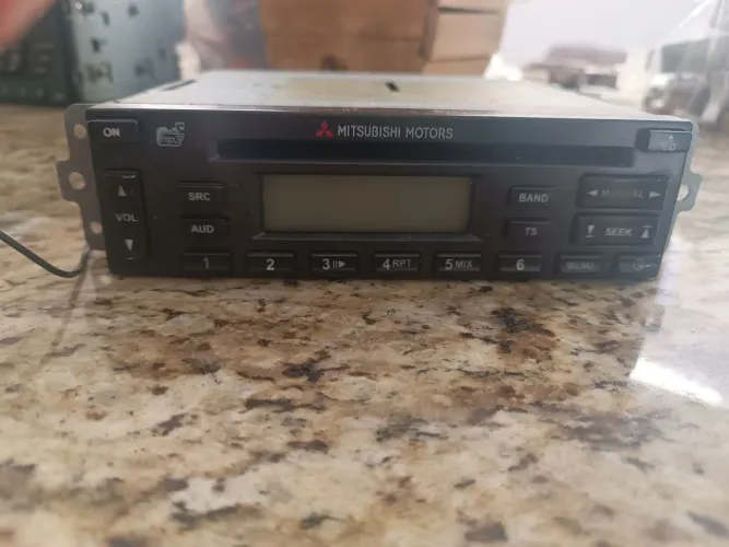 Rádio original Mitsubishi tr4