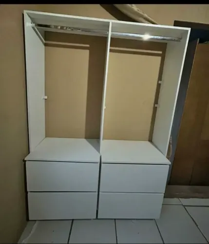 EXPOSITOR CM 4 GAVETÕES/ CABIDEIRO MDF NOVO 