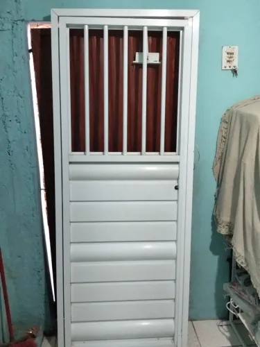 Um ótimo portão bem conservado 