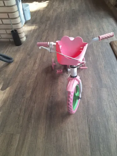 Vendo bicicleta para criança de 2 anos a 4 anos