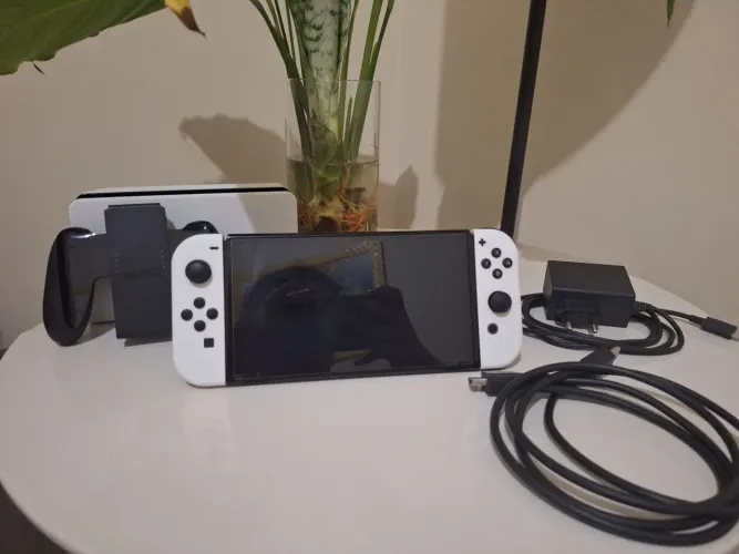 Nintendo Switch OLED - Excelente Estado | Completo + Brindes ?