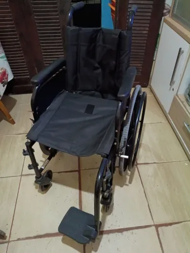 Vendo cadeira de rodas