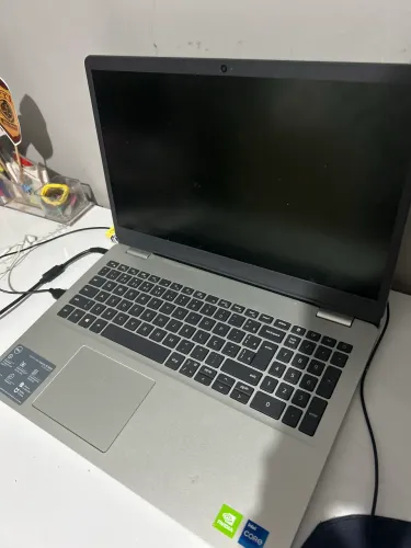 Notebook Dell Inspiron 15 3501 - Intel Core i7 11ª Geração