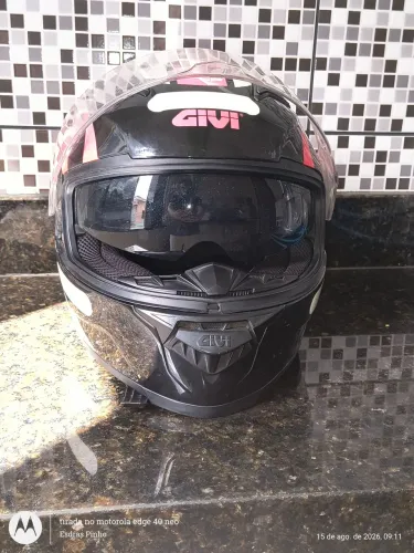 Vende-se Capacete GIVI