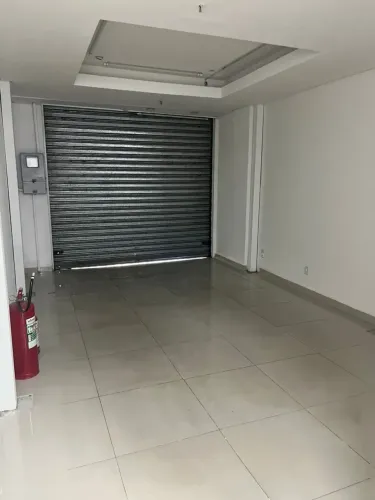 Centro comercial para aluguel possui 90 metros quadrados em Centro - São José dos Campos -
