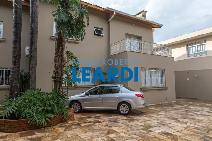 CASA ASSOBRADADA - PACAEMBÚ - SP