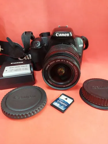 Câmera Cânon xs com lente 18-55mm funcionando perfeitamente