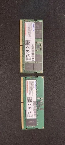 Duas memoria ram ddr5, uma de 8GB e uma 16gb 5600mhz adata