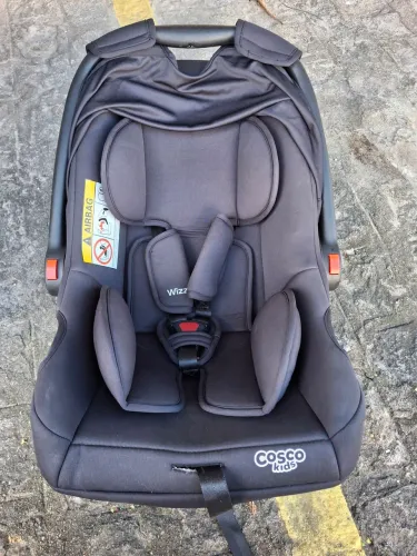 Vendo kit de carrinho e bebê conforto