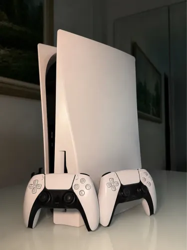PS5 MÍDIA FÍSICA + 2 CONTROLES