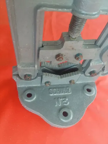 Vendo torno encanador morsa fixa para bancada n 03 conservada