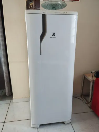 Vende - se geladeira