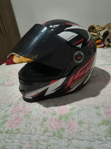 VENDO CAPACETE LS2 DRAZE VERMELHO COM DETALHES POR ISSO ESSE VALOR