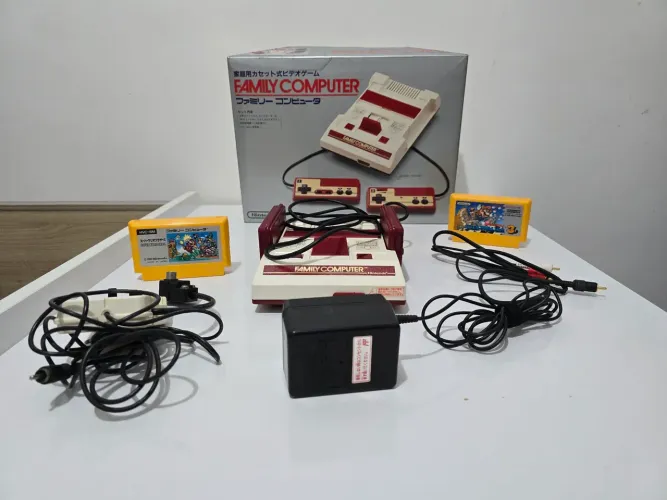 Nintendo Famicom + Jogos