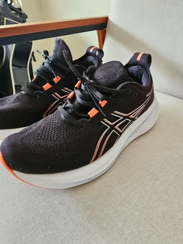 Tênis de Corrida - Asics Nimbus 26