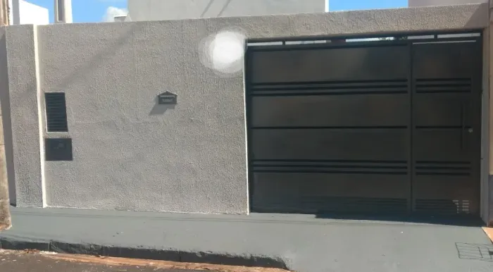 ALUGA-SE CASA NA VILA XAVIER 