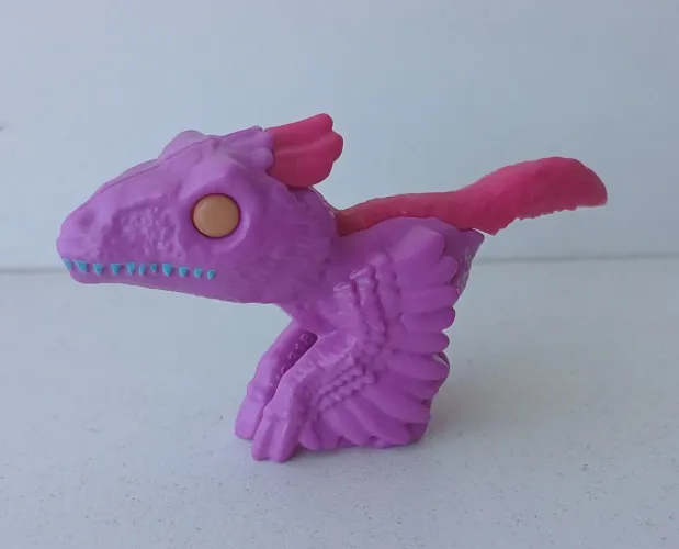 BONECO MINIATURA PYRORAPTOR KINDER OVO JURASSIC PARK WORLD