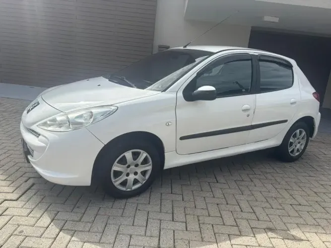 Peugeot 207 XR 1.4 Flex 8V 3P 2013