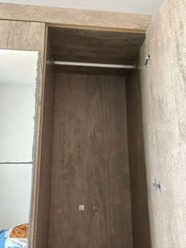 Vende-se guarda-roupa de solteiro