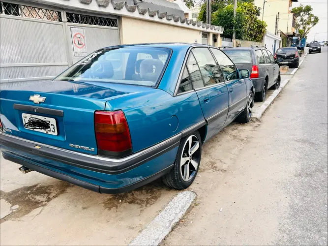 Chevrolet Omega GLS 2.2 / 2.0 (álcool) 1993
