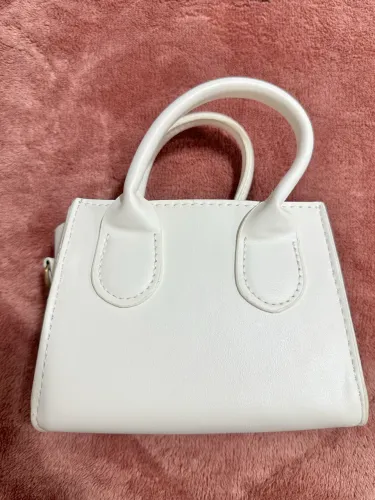 Vendo bolsa branca pequena