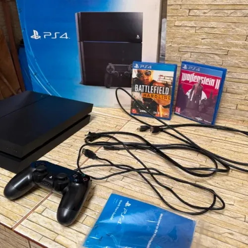 PS4 na caixa completo com 2 jogos