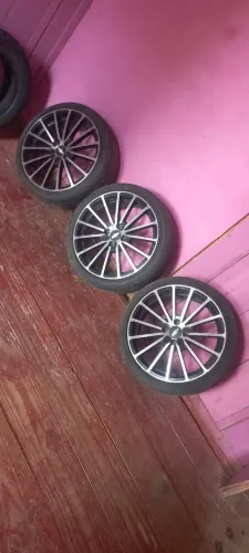 Jogo de rodas chevrolet aro 17 com os pneus ainda meia vida 