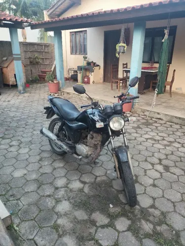 Vendo moto preço bom! (Mais informações *)