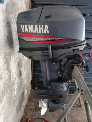 MOTOR YAMAHA 25 HP.
