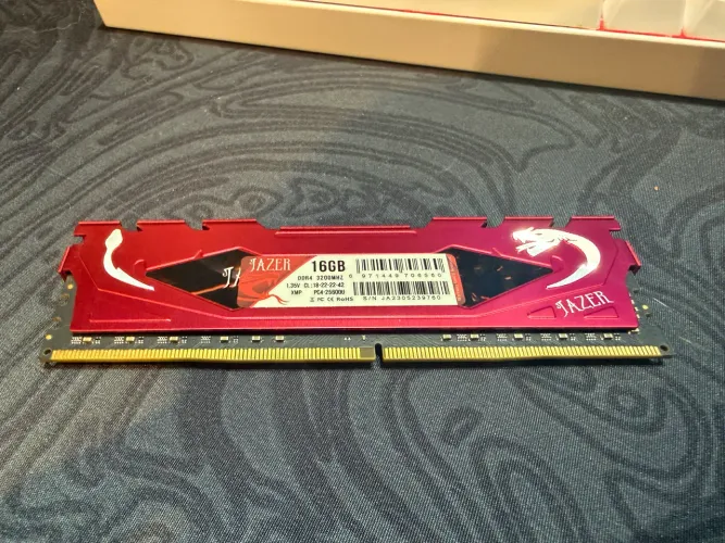 Memória RAM Jazer 16GB DDR4 3200MHz - Excelente Estado