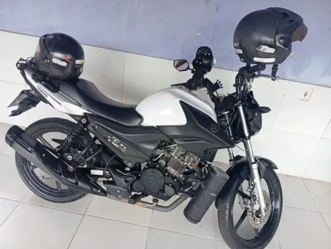 YAMAHA FECTOR 150 BARATA 2023 CONT *