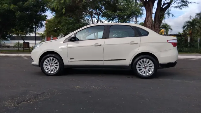 Fiat Grand Siena Essen.sublime Dual. 1.6 Flex 2015