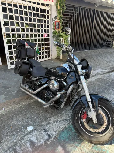 Suzuki Boulevard M800 conservada e revisada