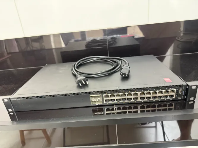 Switch Dell Power Connect N1124P-ON 24 portas Giga 4 SFP 10 Gb Poe