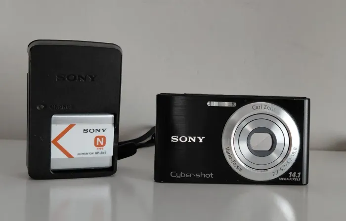 Camera digital Sony Cyber-shot DSC W320 - 14.1MP