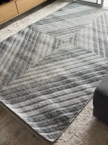 Tapete Polipropileno Cinza 2,0 x 3,0m