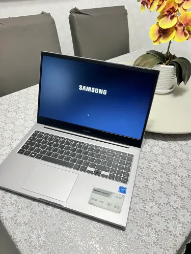 Samsung Book Super Novo