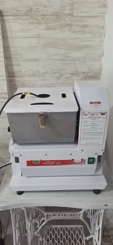 Amassadeira Bivolt para 5 kg de massa. R$ 3000,00 Parcelo no cartão com juros da máquina.