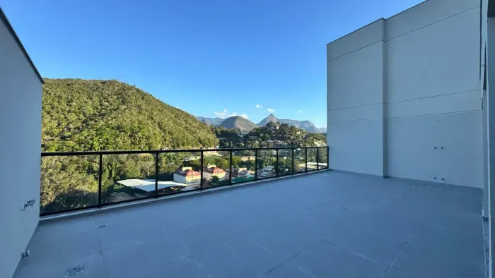 Cobertura Duplex à venda com 163 m2, com 3 quartos no Granja Brasil em Itaipava - Petrópol