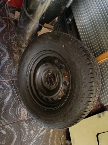 4 caia de Hilux com peneu em perfeito estado!