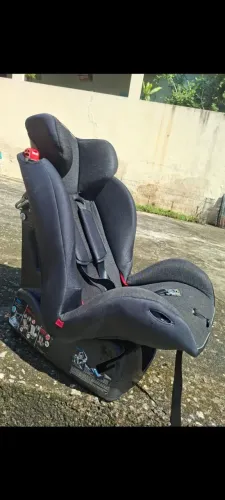 Cadeira de carro para bebê e criança