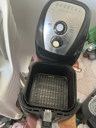 Vendo churrasqueira elétrica e air fryer mondial