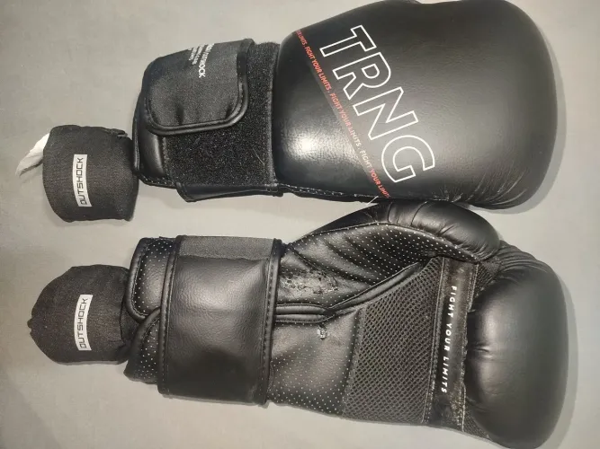 Kit Boxe/Muay Thai Outshock - R$180
