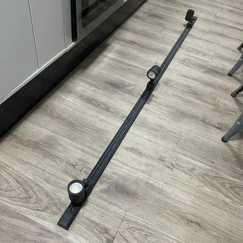 Trilho com 3 spots de luz quente para decoração 