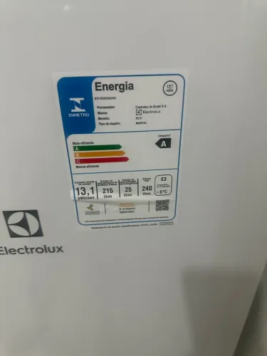 Geladeira Electrolux com 3 meses de uso e nf
